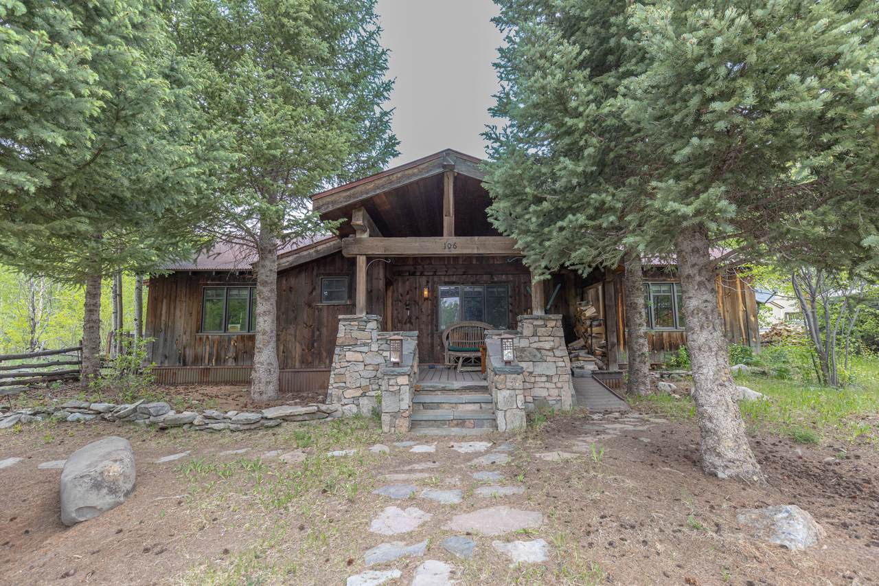 106 Hinkley Drive - Photo 1