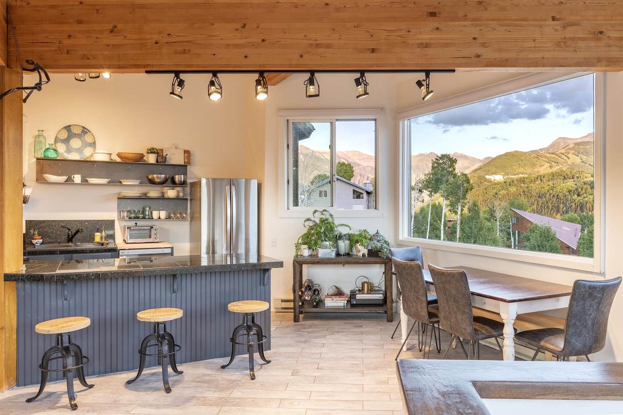 https://bt-photos.global.ssl.fastly.net/telluride/1280_boomver_1_44576-2.jpg