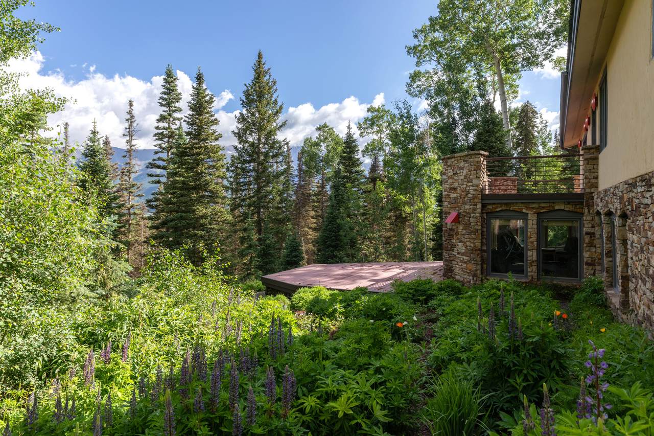https://bt-photos.global.ssl.fastly.net/telluride/1280_boomver_1_44582-2.jpg
