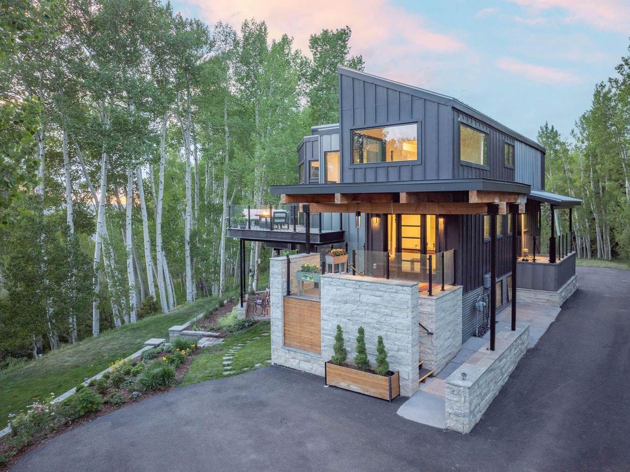 https://bt-photos.global.ssl.fastly.net/telluride/1280_boomver_1_44598-2.jpg