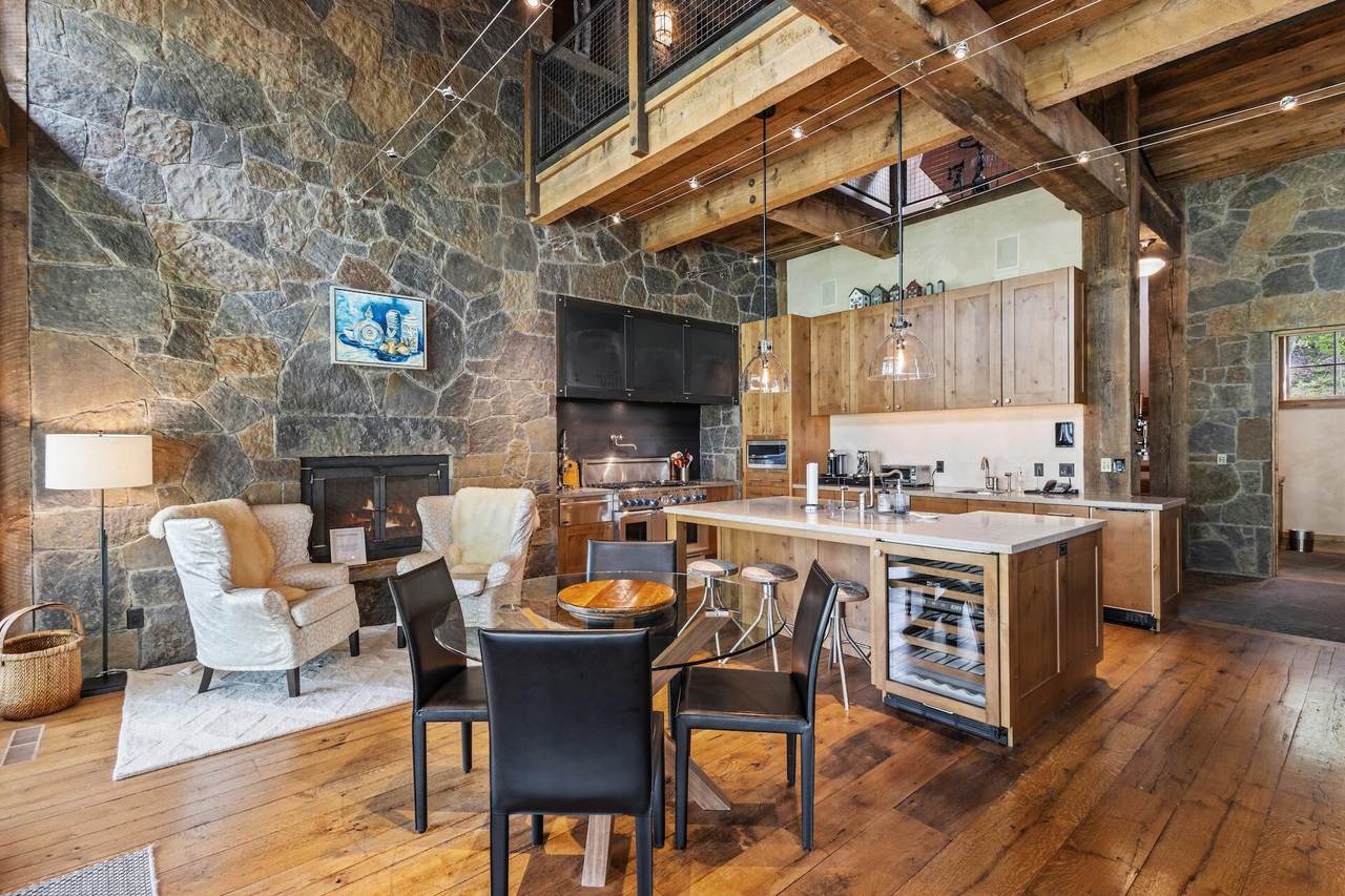 https://bt-photos.global.ssl.fastly.net/telluride/1280_boomver_1_44605-2.jpg