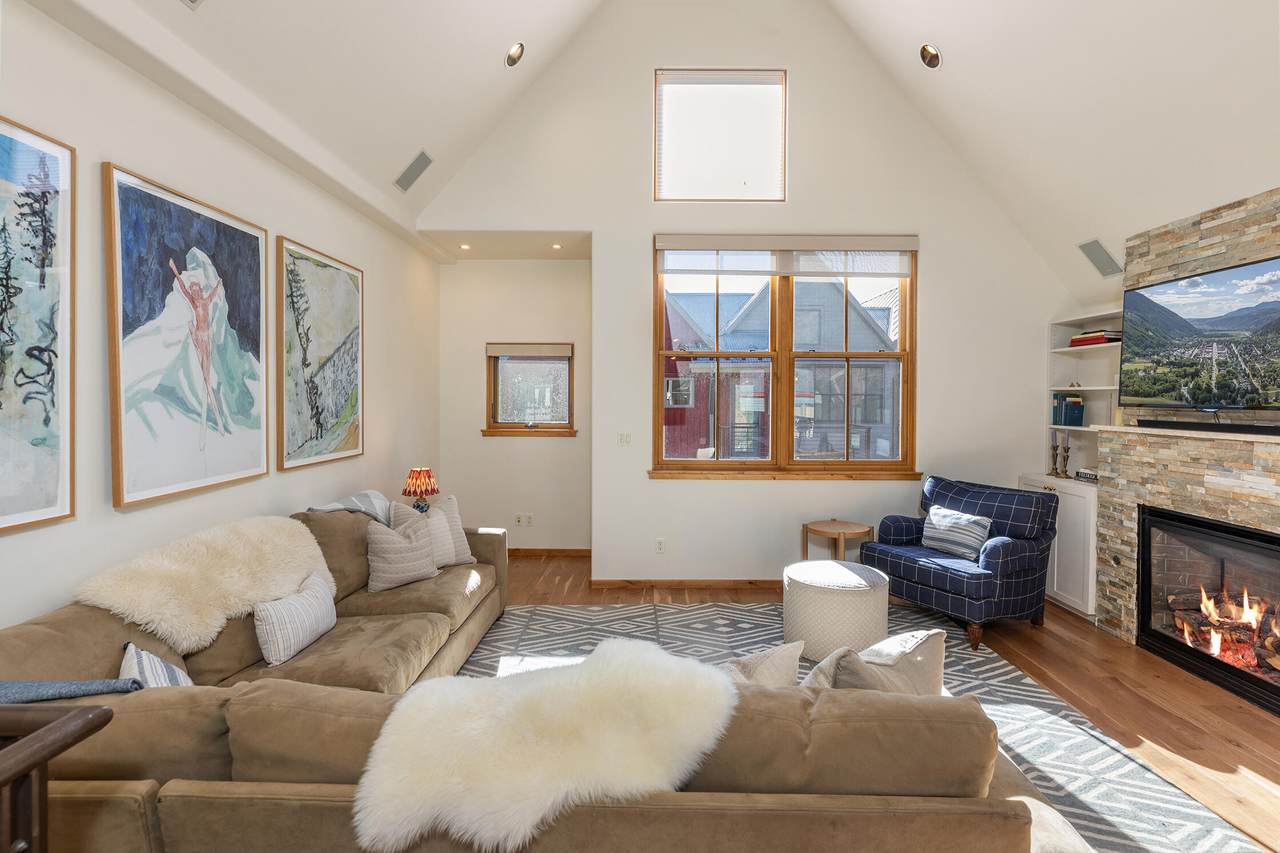 https://bt-photos.global.ssl.fastly.net/telluride/1280_boomver_1_44652-2.jpg