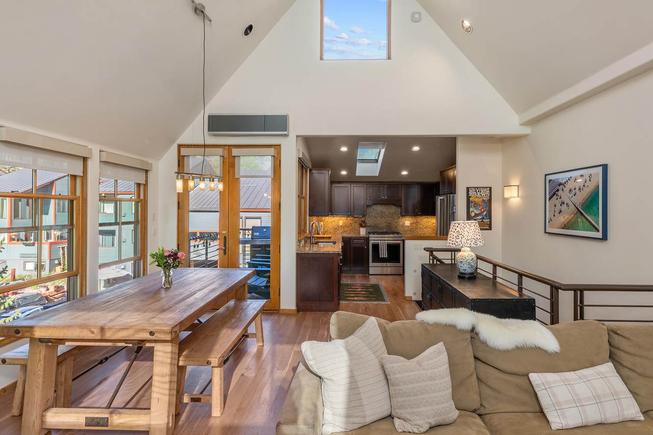 https://bt-photos.global.ssl.fastly.net/telluride/1280_boomver_1_44652-2.jpg