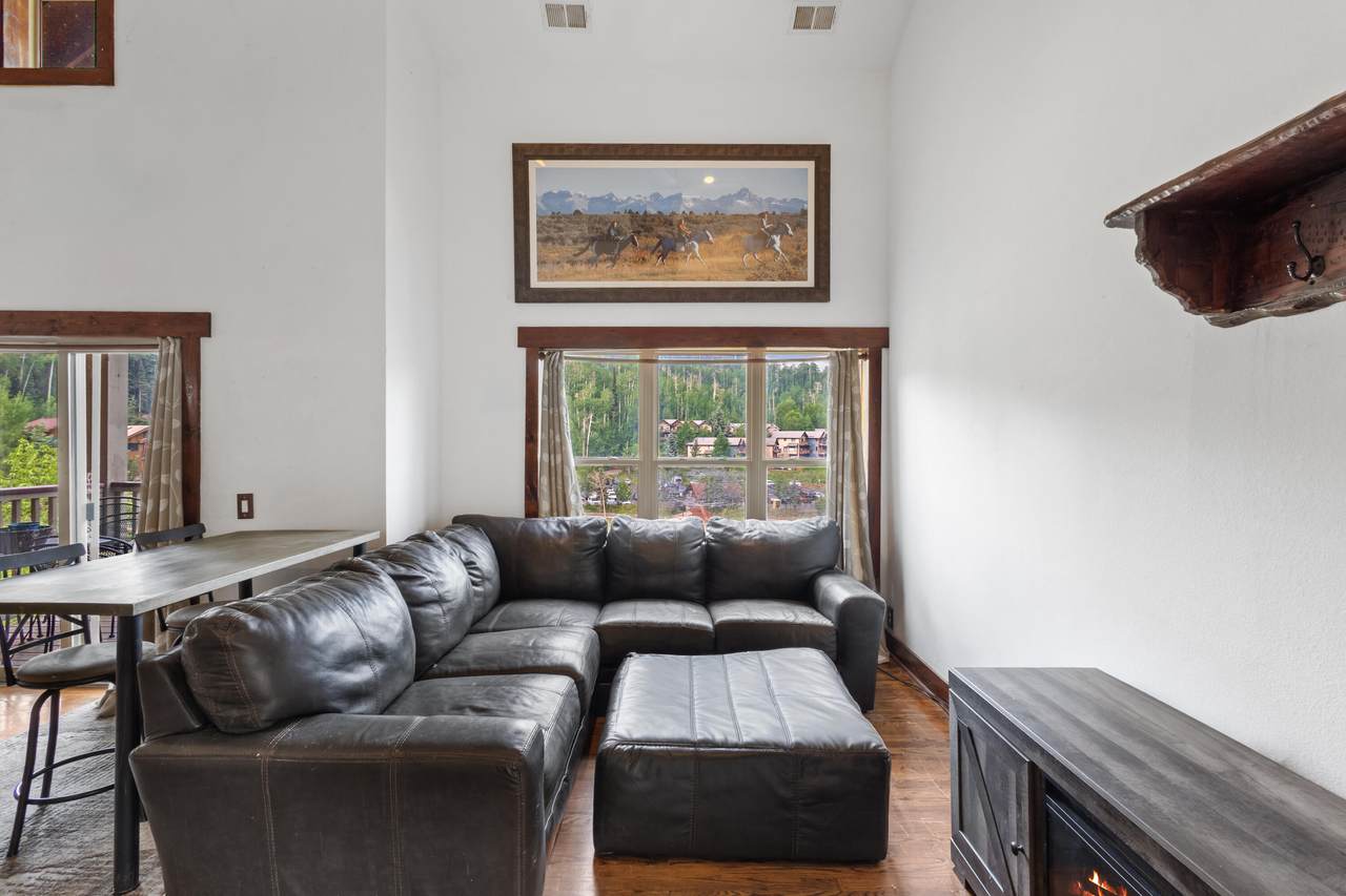 https://bt-photos.global.ssl.fastly.net/telluride/1280_boomver_1_44672-2.jpg