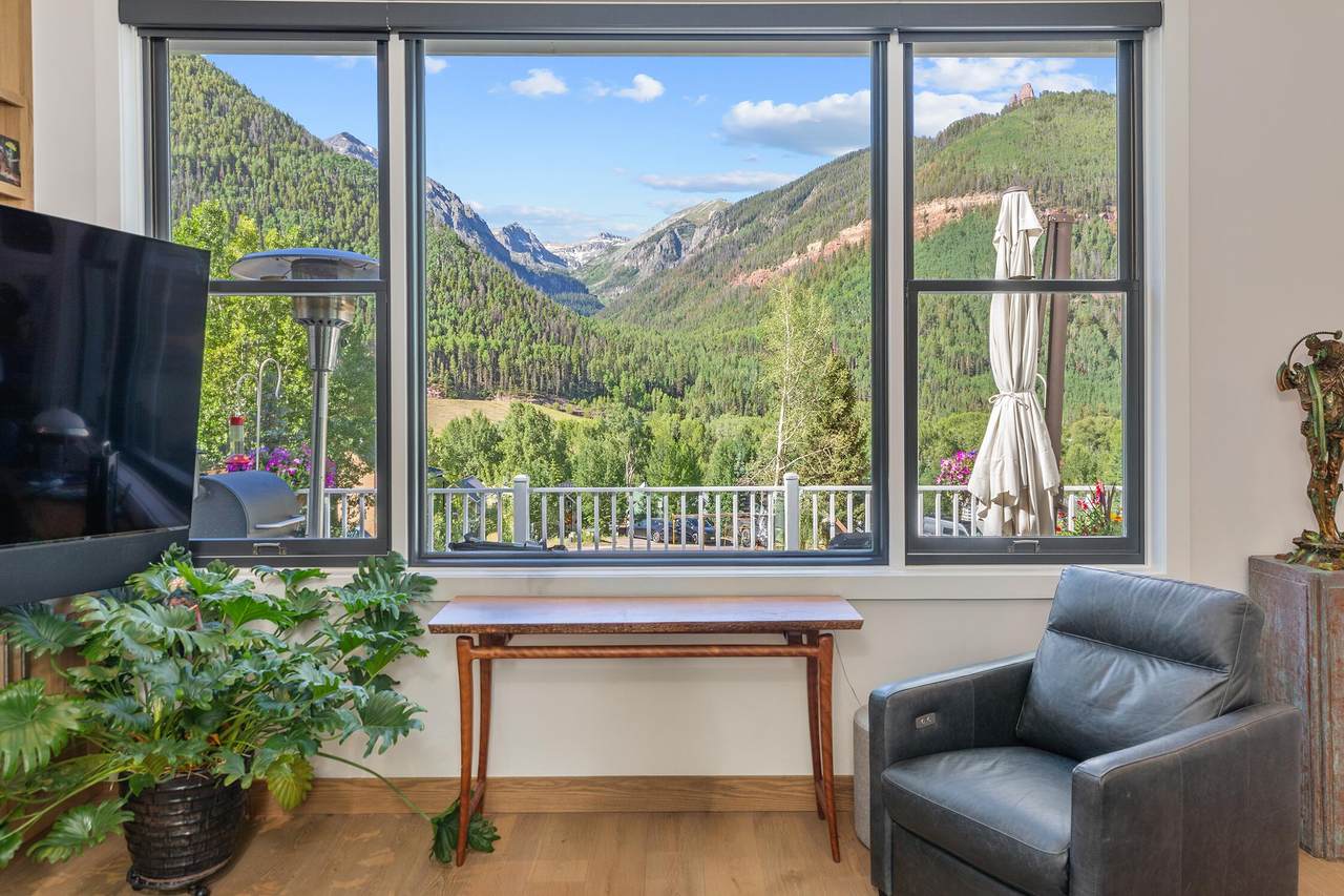 https://bt-photos.global.ssl.fastly.net/telluride/1280_boomver_1_44704-2.jpg