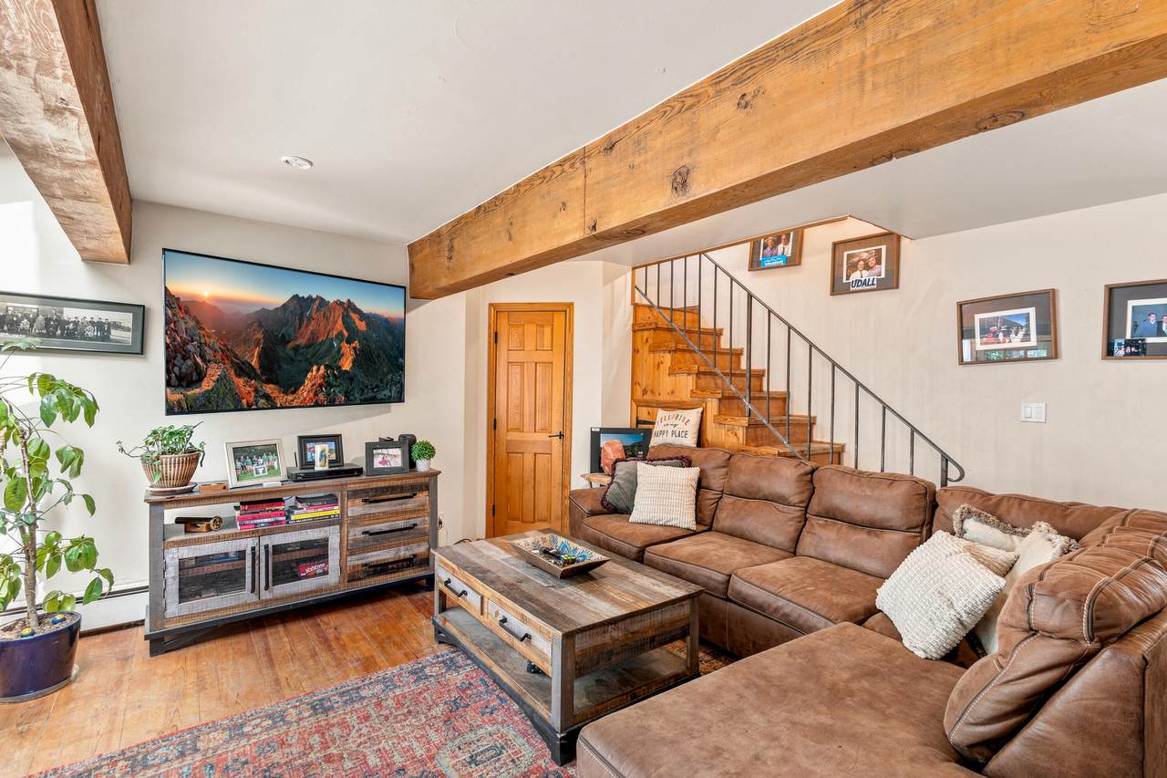 210 Columbia Avenue - Photo 1