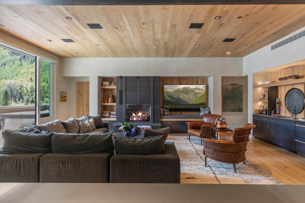 150 Pacific Avenue - Photo 1
