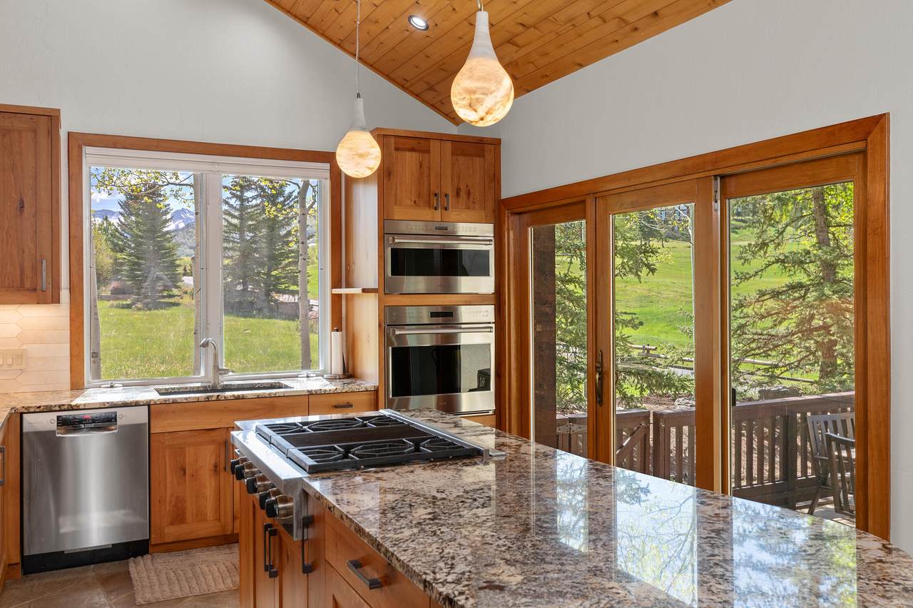https://bt-photos.global.ssl.fastly.net/telluride/1280_boomver_1_44843-2.jpg