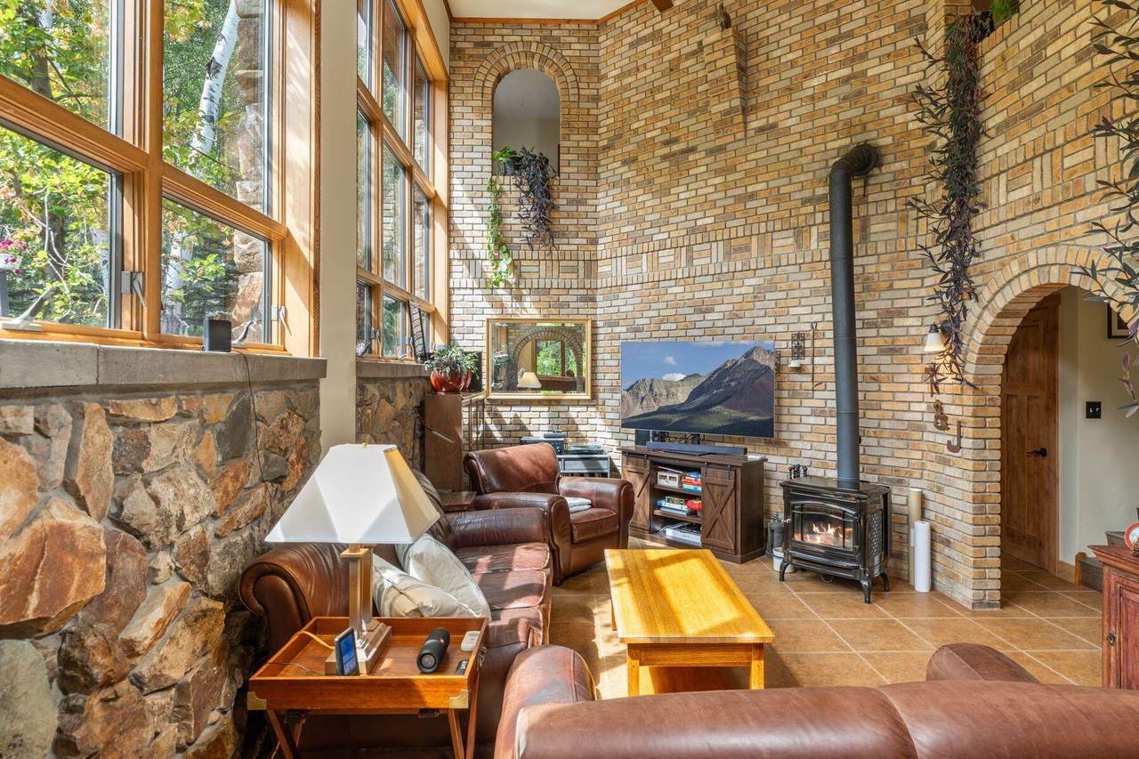 https://bt-photos.global.ssl.fastly.net/telluride/1280_boomver_1_44878-2.jpg