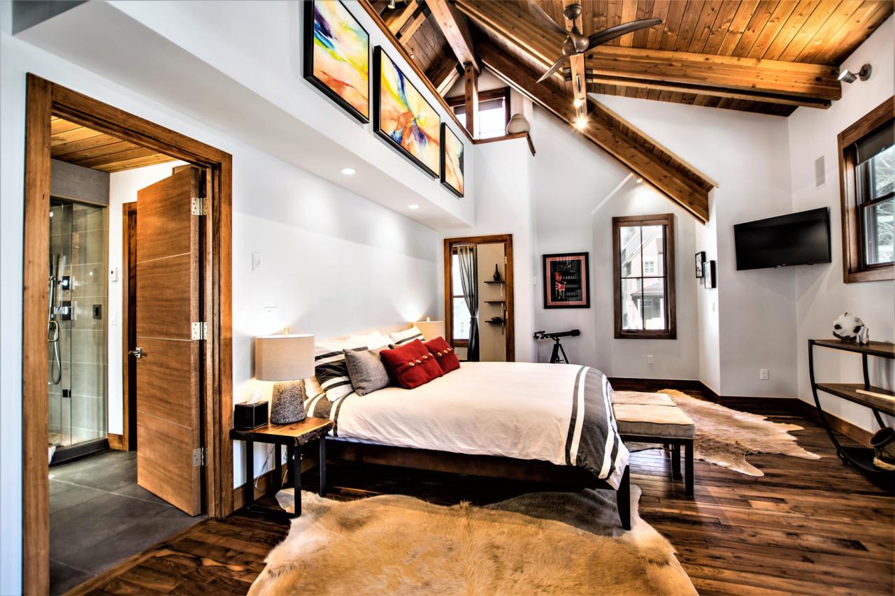 586 West Pacific Avenue - Photo 1
