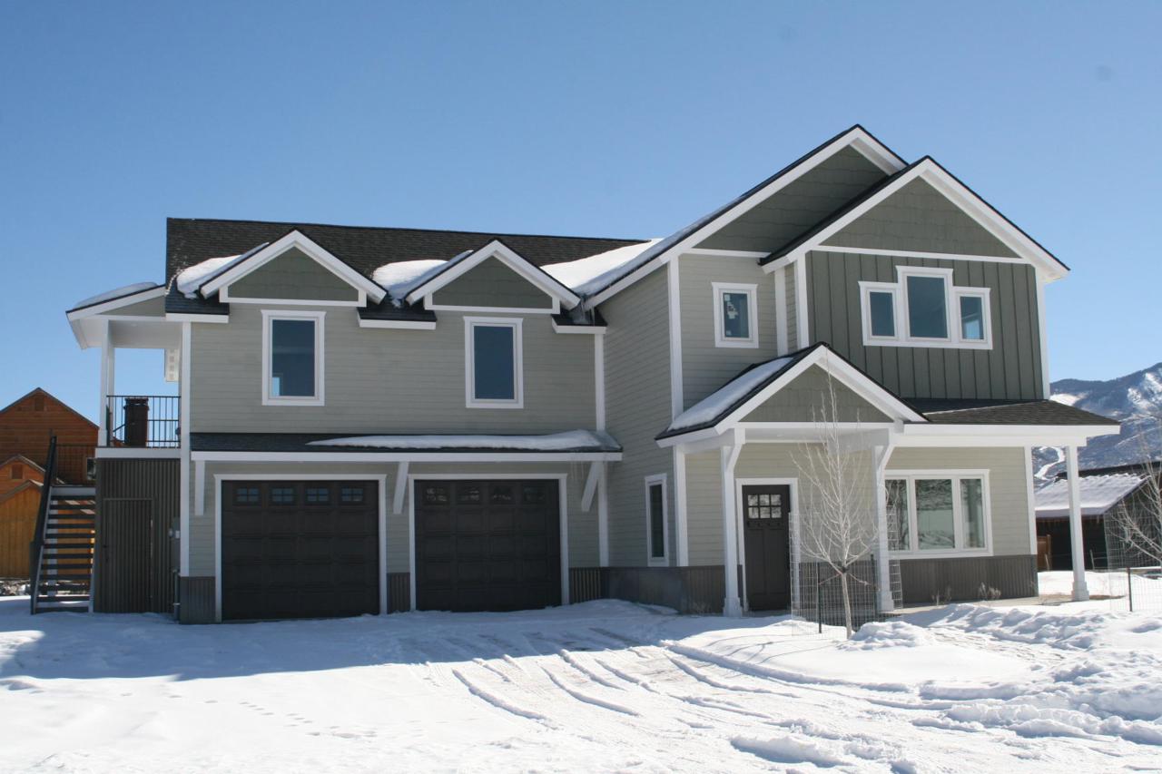 740 Laura St - Photo 1