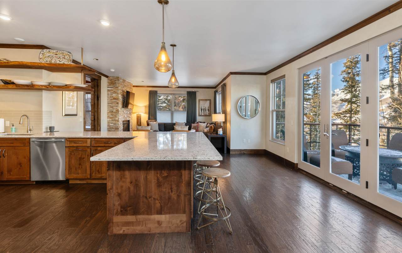 https://bt-photos.global.ssl.fastly.net/telluride/1280_boomver_2_42291-2.jpg