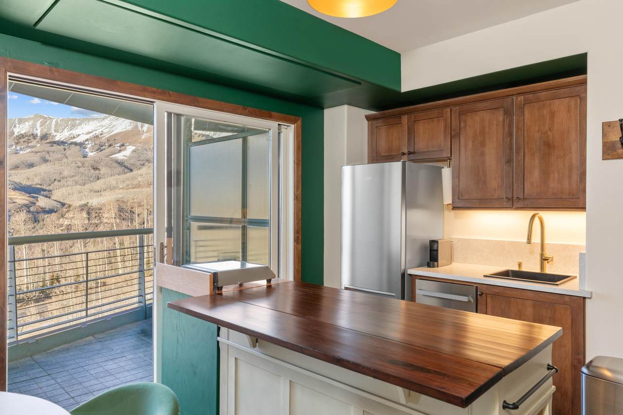 https://bt-photos.global.ssl.fastly.net/telluride/1280_boomver_2_43149-2.jpg