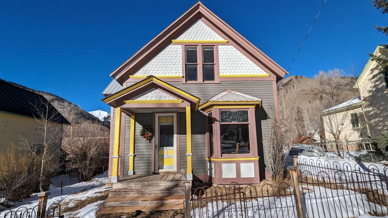 208 Mantz Avenue - Photo 1