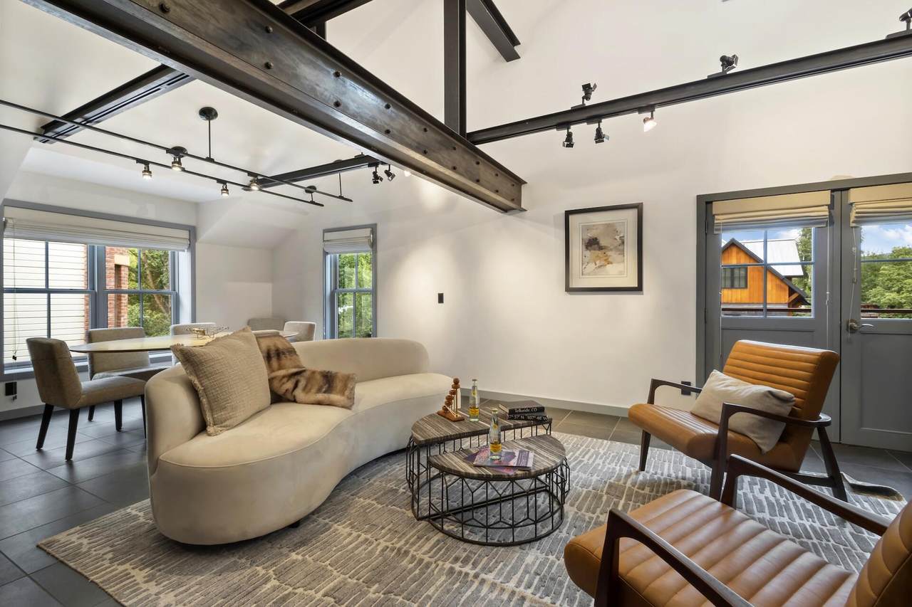 260 Aspen Street - Photo 1