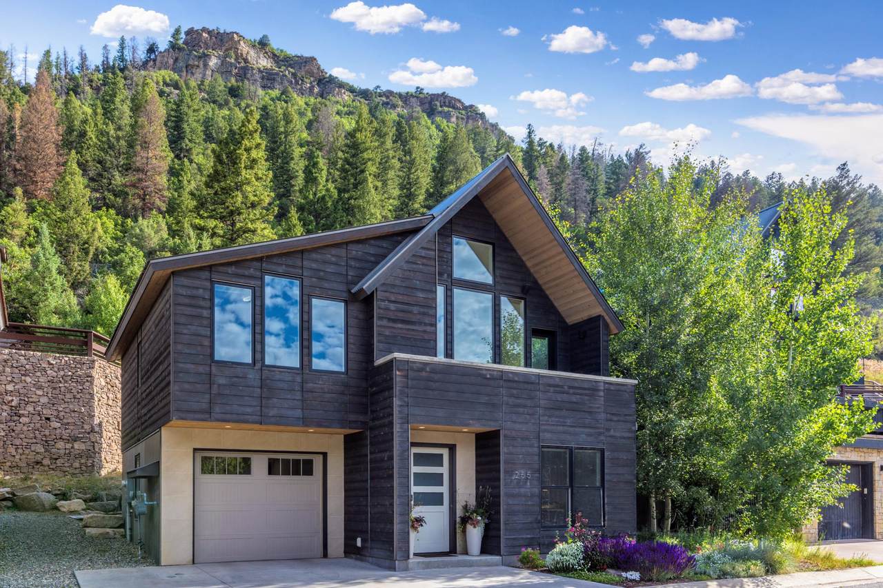 255 Sunset Ridge Drive - Photo 1