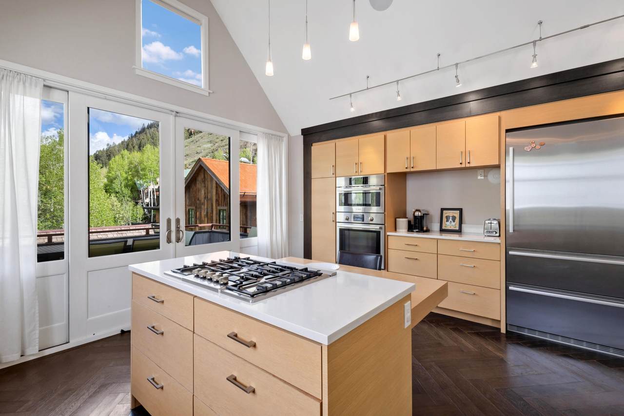 https://bt-photos.global.ssl.fastly.net/telluride/1280_boomver_3_44563-2.jpg