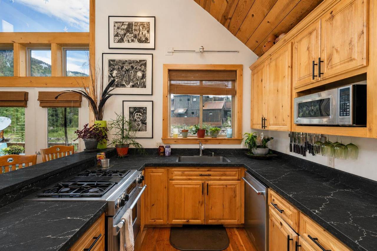 https://bt-photos.global.ssl.fastly.net/telluride/1280_boomver_2_44567-2.jpg