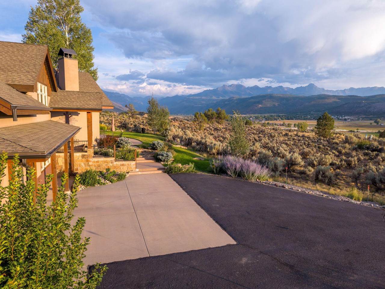 https://bt-photos.global.ssl.fastly.net/telluride/1280_boomver_2_44666-2.jpg