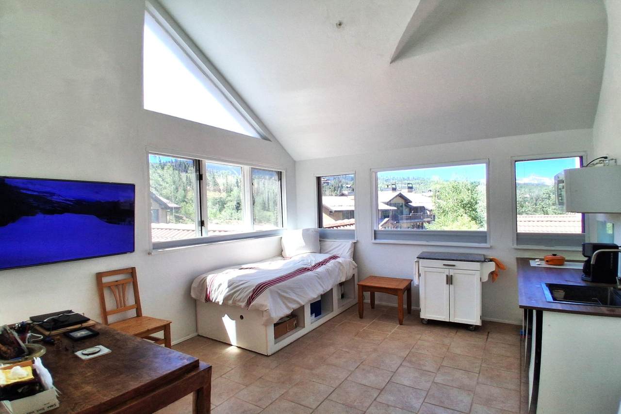 https://bt-photos.global.ssl.fastly.net/telluride/1280_boomver_2_44730-2.jpg