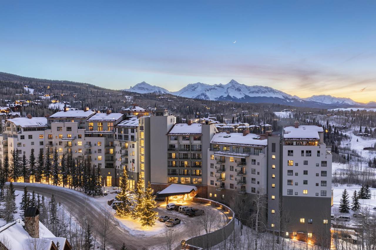 136 Country Club Drive - Photo 1