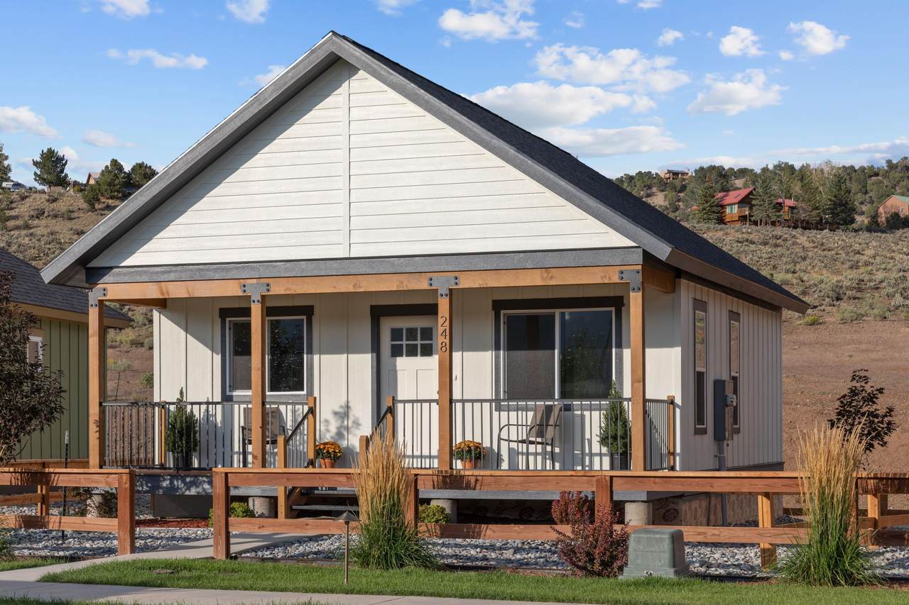 248 Redcliff Drive - Photo 1