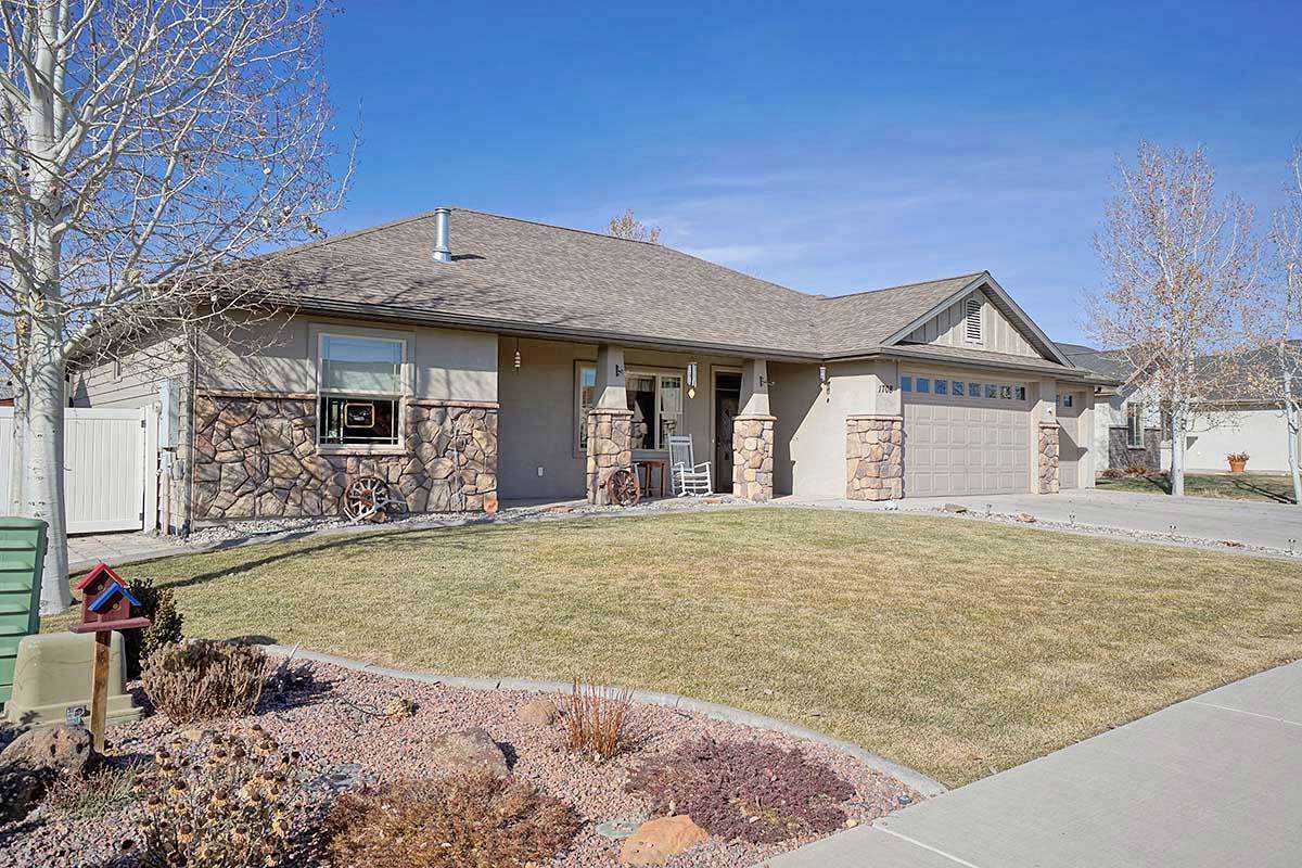 1708 Saw Grass Drive - Photo 1