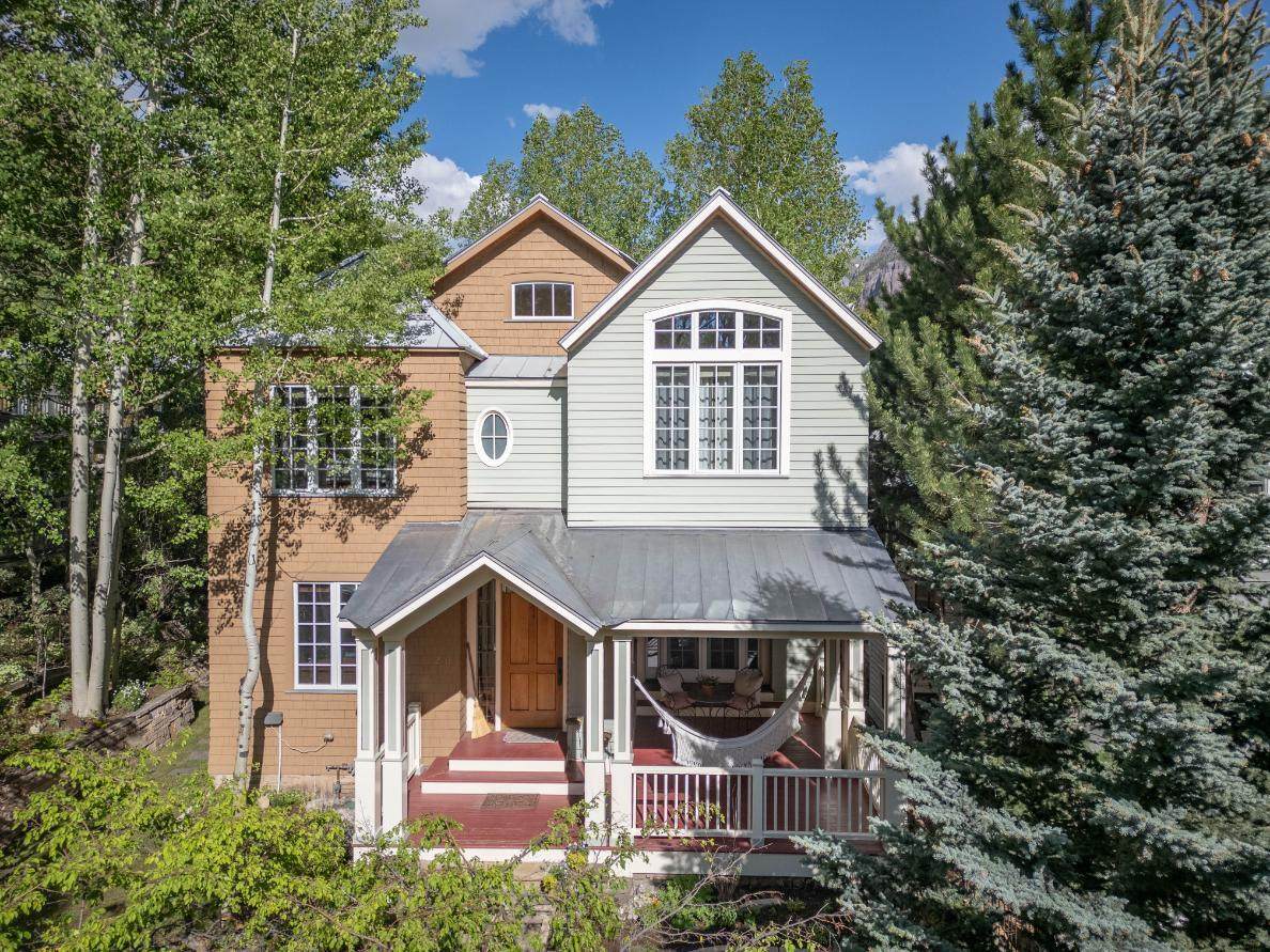 210 Aspen Street - Photo 1
