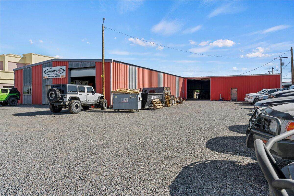 1940 Townsend Avenue - Photo 1