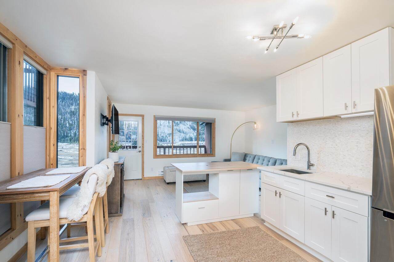 35 Pilot Knob Lane - Photo 1