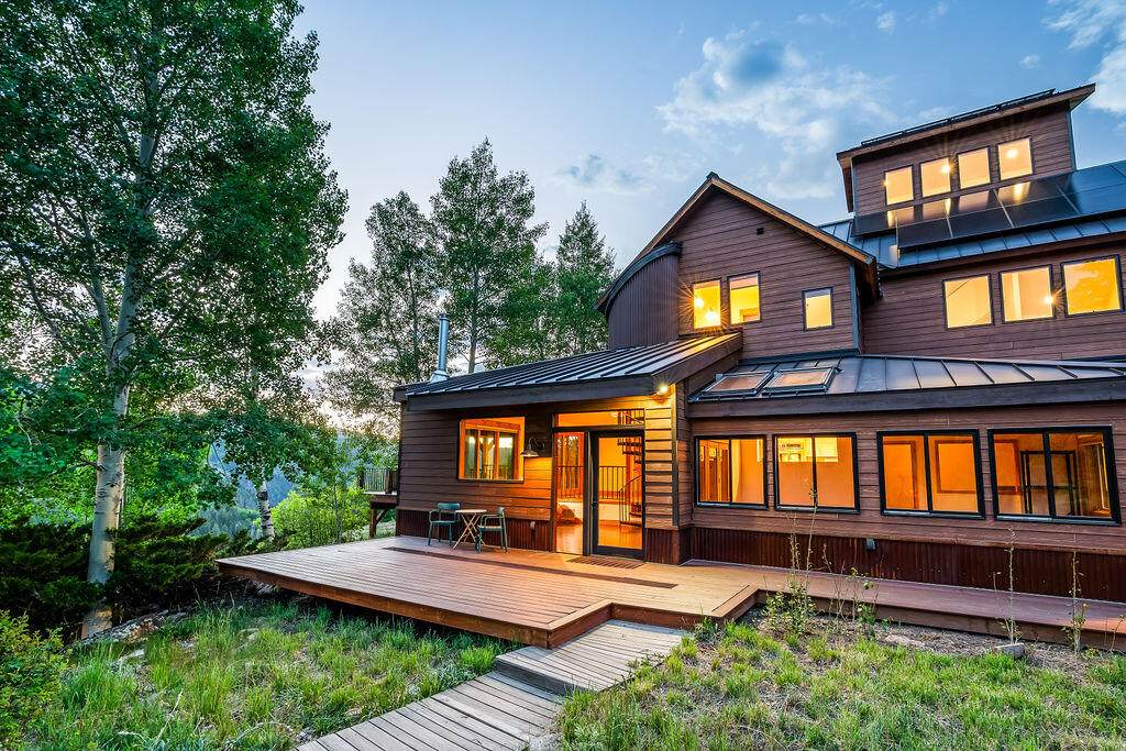 https://bt-photos.global.ssl.fastly.net/telluride/orig_boomver_1_44621-2.jpg