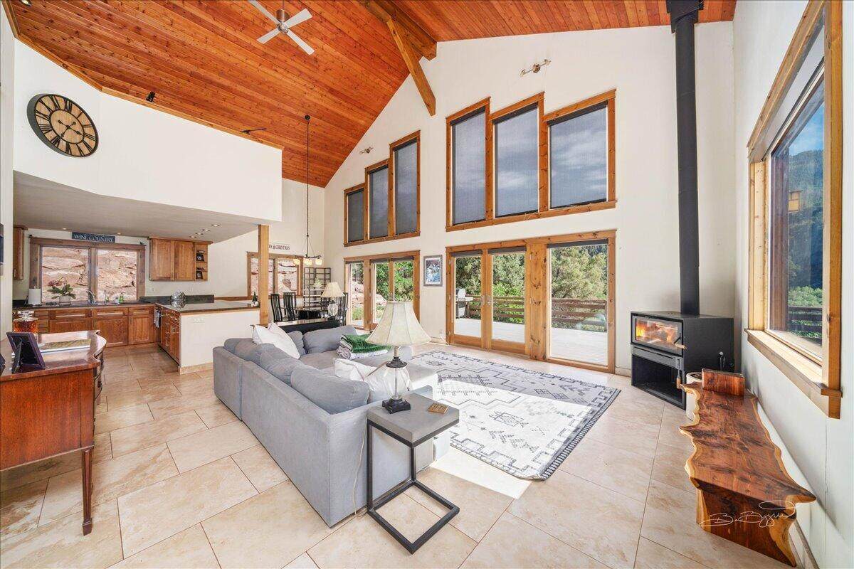 https://bt-photos.global.ssl.fastly.net/telluride/orig_boomver_1_44695-2.jpg