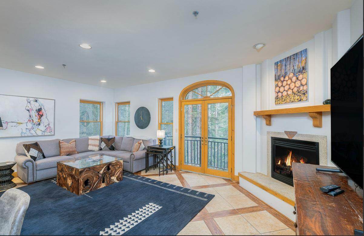 https://bt-photos.global.ssl.fastly.net/telluride/orig_boomver_1_44806-2.jpg