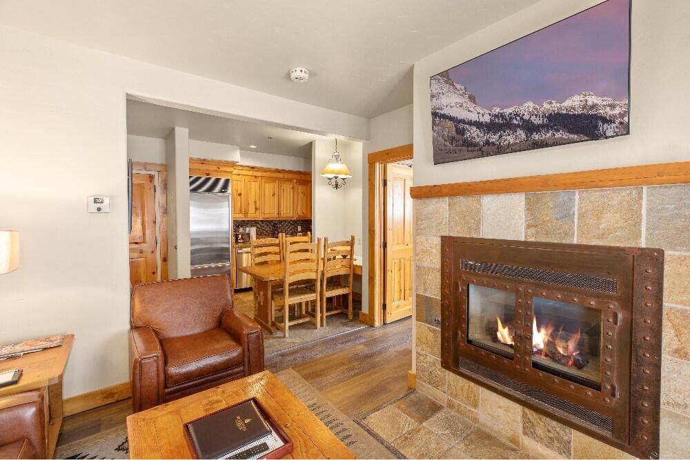 https://bt-photos.global.ssl.fastly.net/telluride/1280_boomver_2_43291-2.jpg
