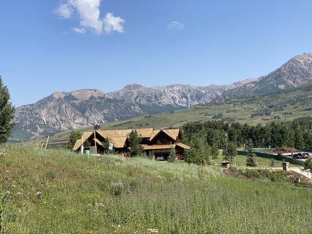 https://bt-photos.global.ssl.fastly.net/telluride/1280_boomver_2_44423-2.jpg