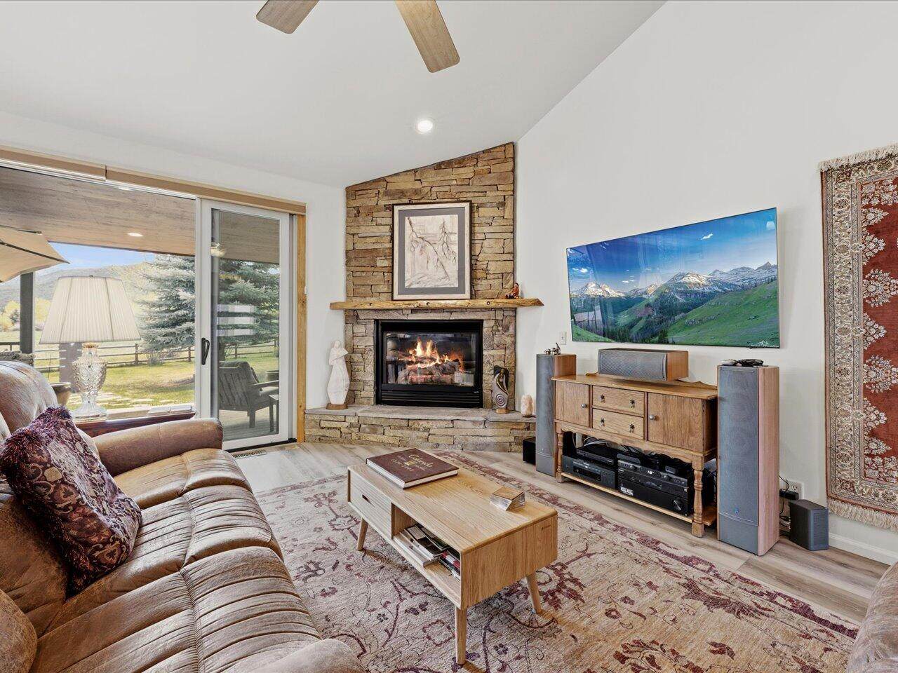 https://bt-photos.global.ssl.fastly.net/telluride/orig_boomver_2_44442-2.jpg