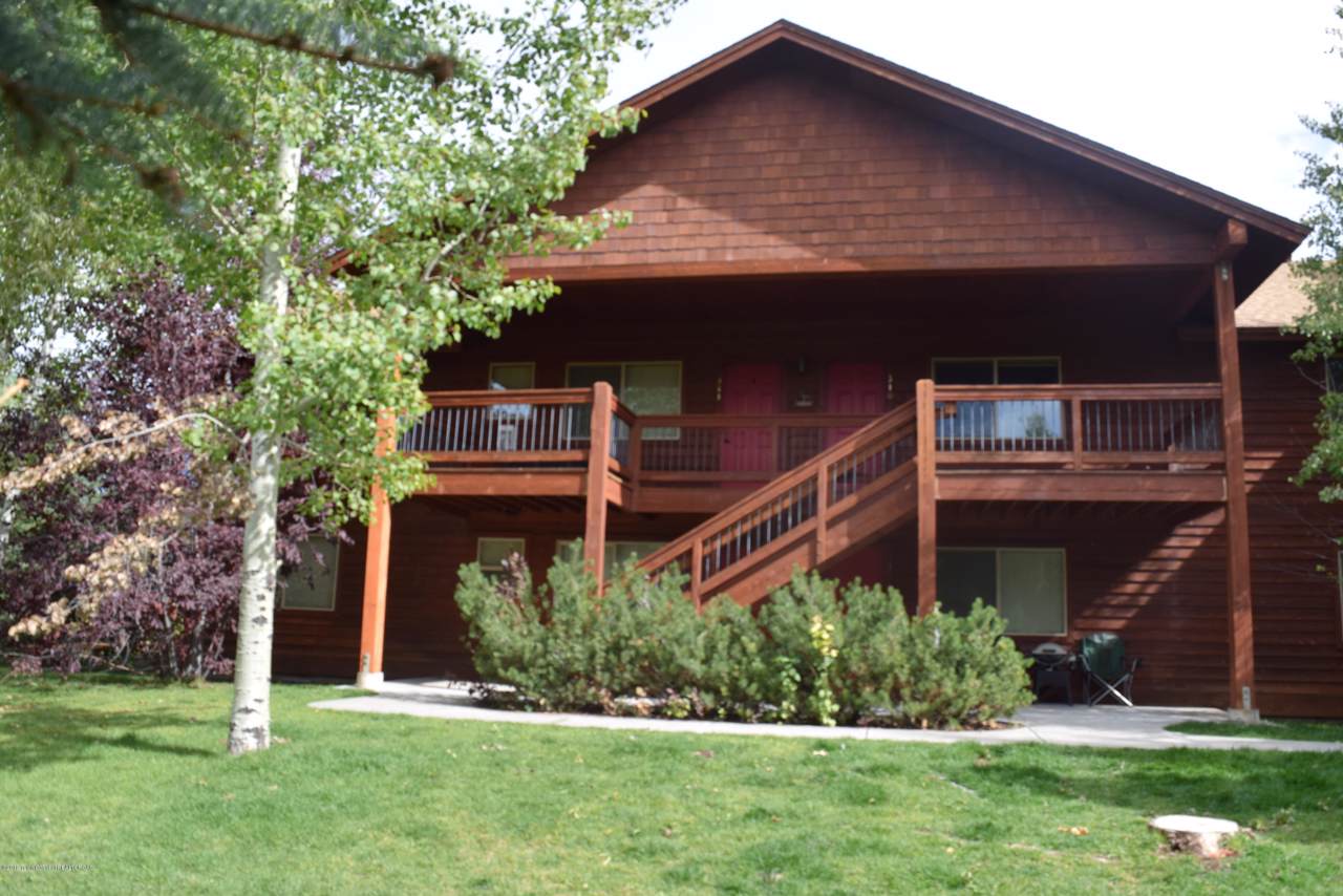 200 Homestead Dr - Photo 1