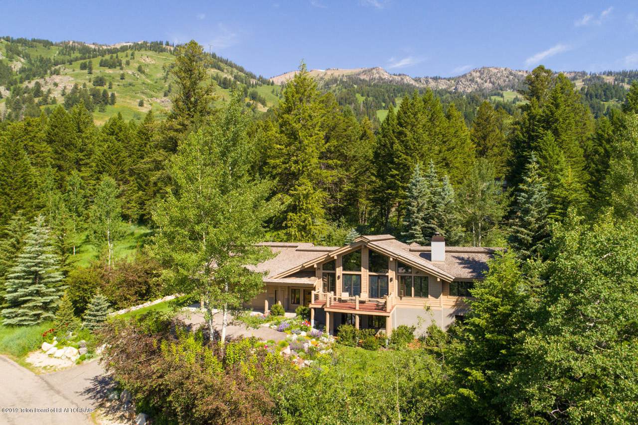 3675 Curtis Dr - Photo 1