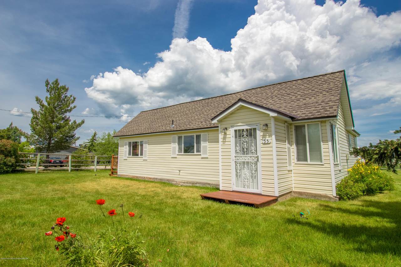 55 Dogwood St - Photo 1