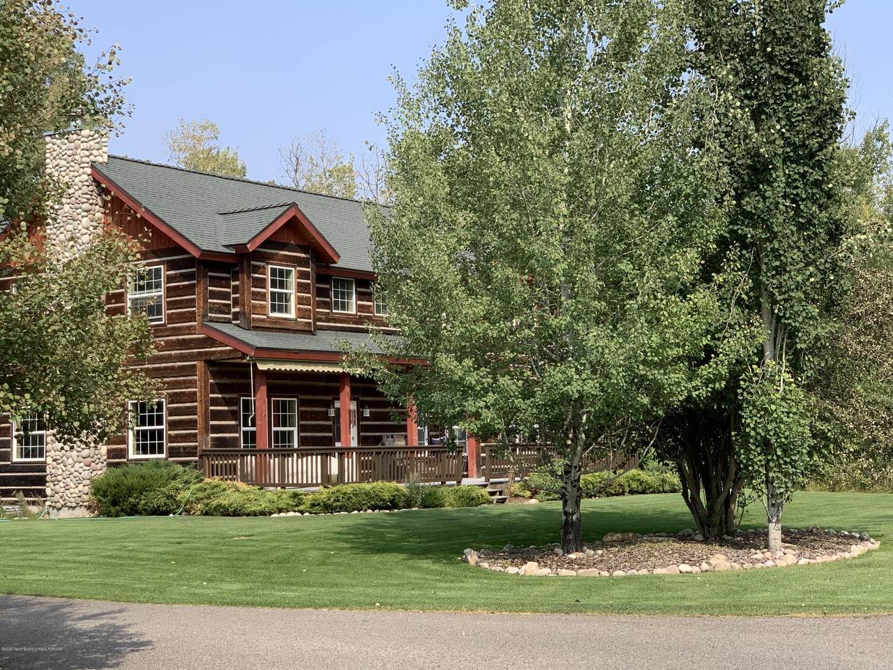 184 Creekside Meadow Avenue - Photo 1