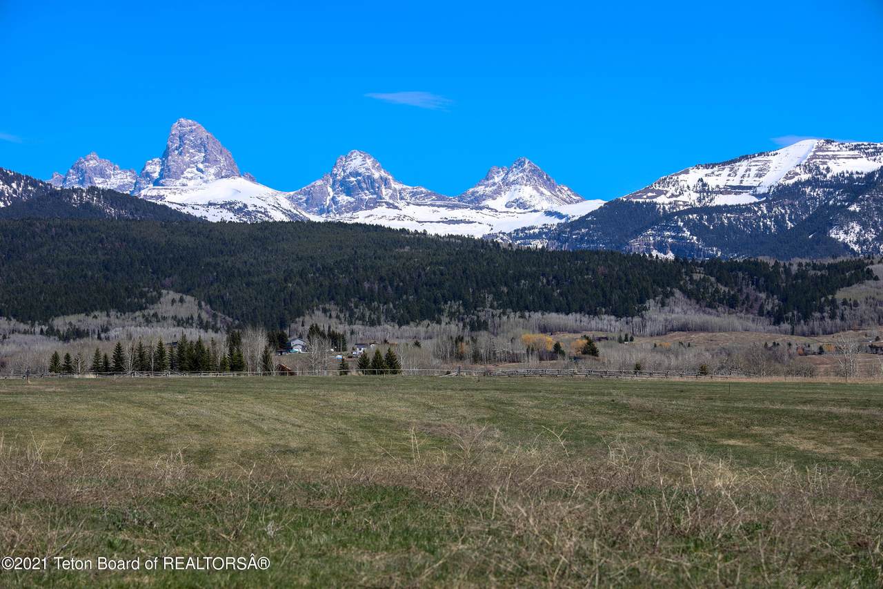 2415 Snow Crest Ranch - Photo 1