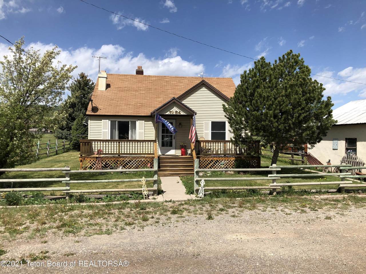 7134 Hwy 238 - Photo 1