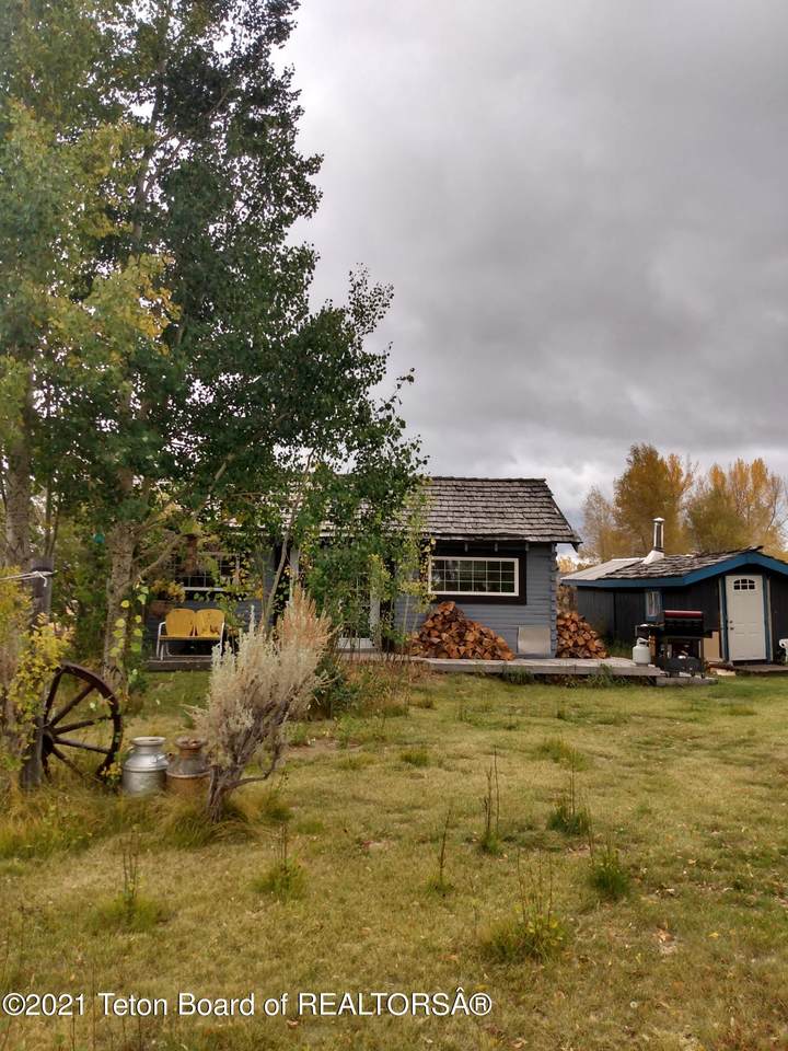 7 Meadow Rd - Photo 1