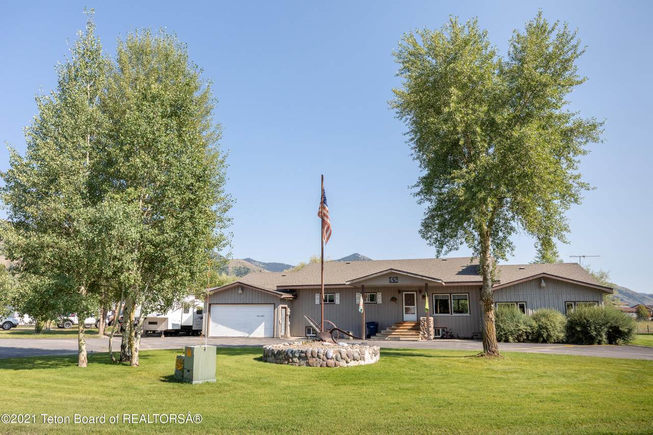 205 Tee Mont Circle - Photo 1
