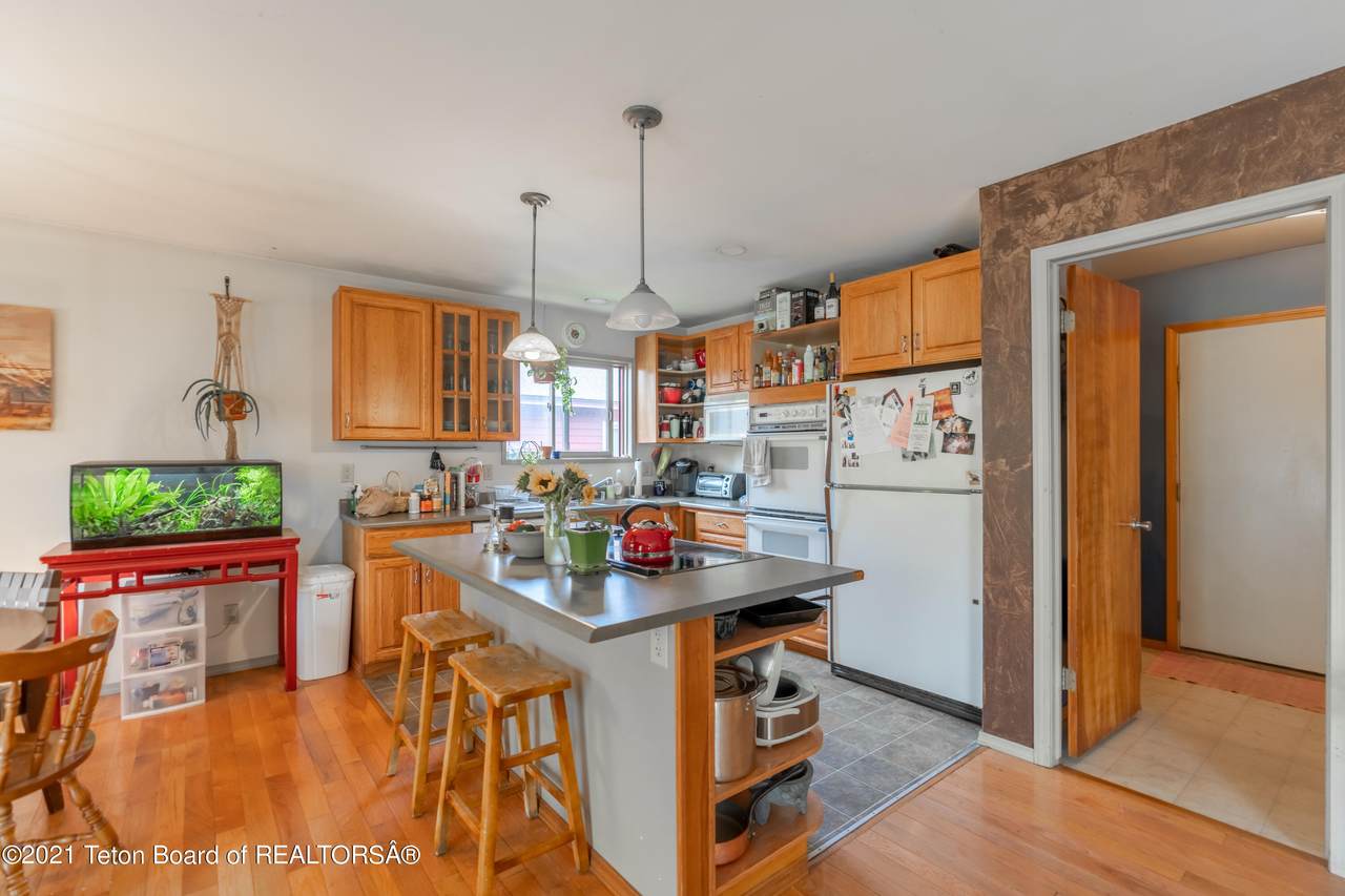3084 Rangeview Dr - Photo 1