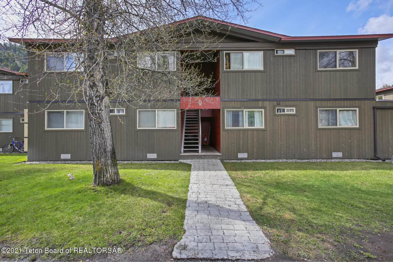 750 Powderhorn Lane - Photo 1