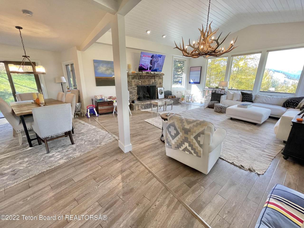 600 Pine Dr - Photo 1