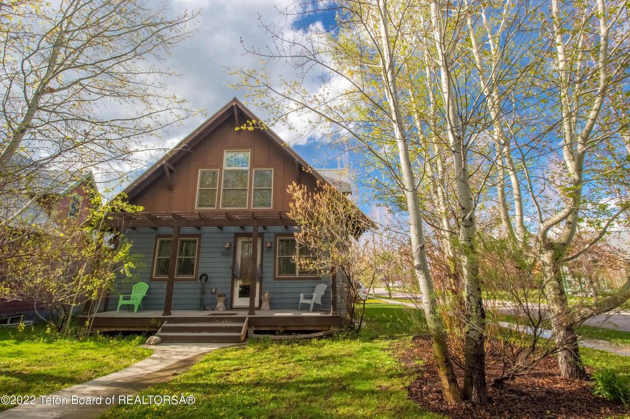 9052 Village Way - Photo 1