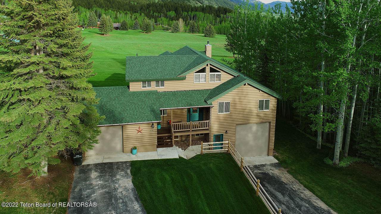 886 Vista West Drive - Photo 1