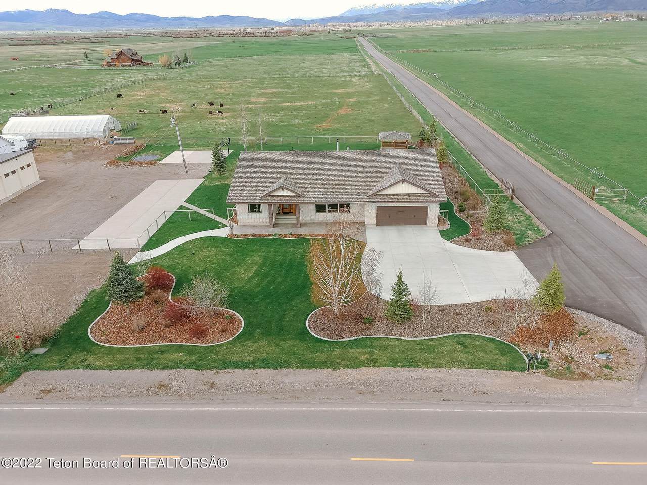 10609 Hwy 238 - Photo 1